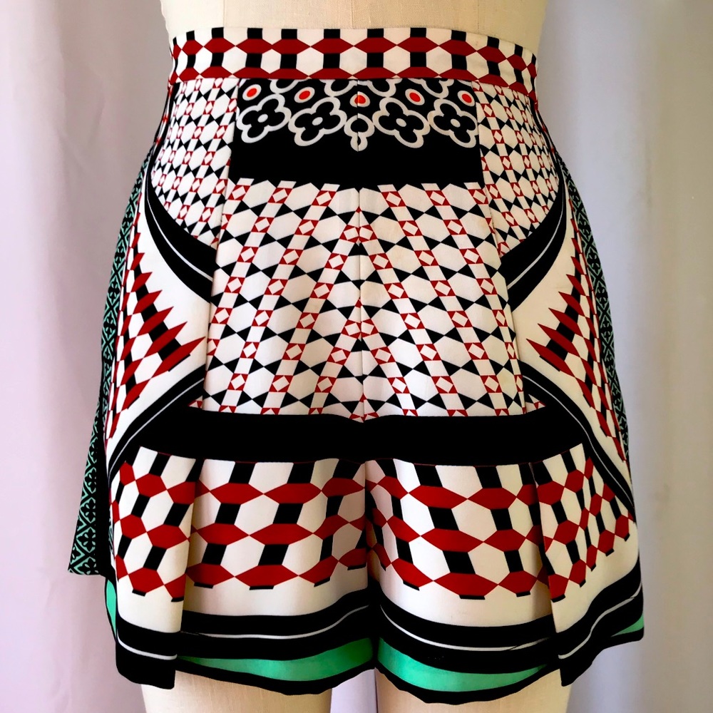 CLOVER CANYON (M) High Waist Printed Short -NWOT